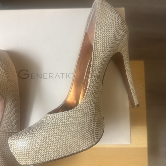 BCBGeneration stiletto pumps - Picture 3 of 4